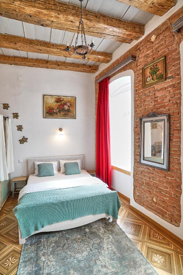 1881 Brasov Old Town Apartments מראה חיצוני תמונה