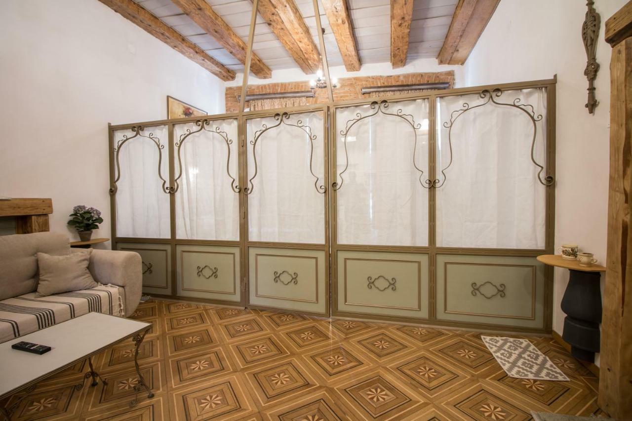 1881 Brasov Old Town Apartments מראה חיצוני תמונה